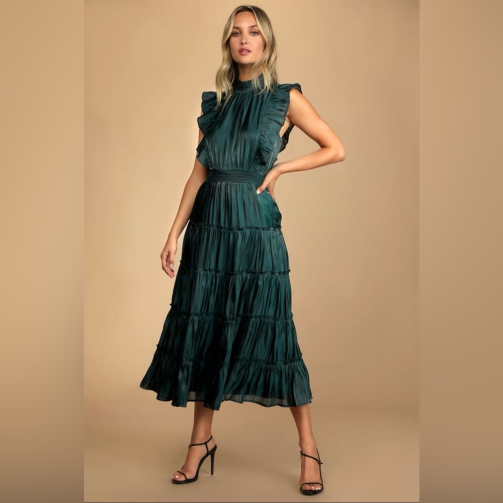 ✨Take a Glance Emerald Green Tiered Mock Neck Midi Dress